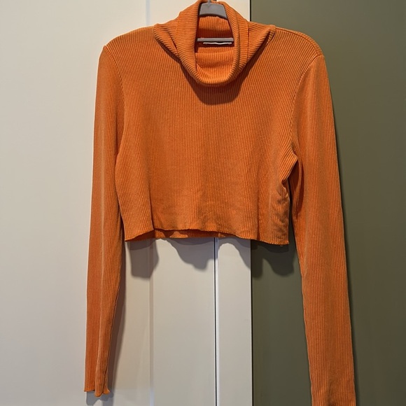 Aritzia Wilfred Free Knit Mock Neck Cropped Top - Picture 7 of 10